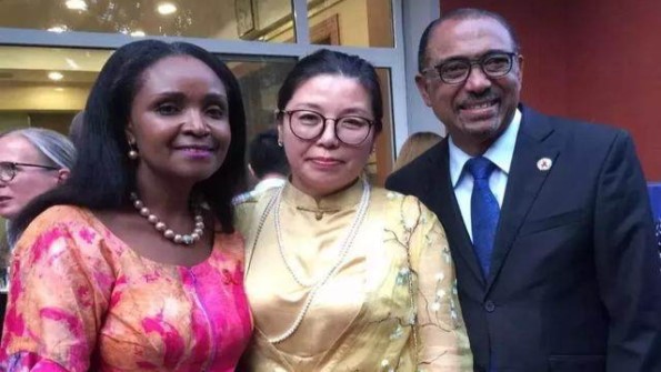 Zhang Yinjun and the Executive Director of UNAIDS Michel Sidibé Met in Beijing