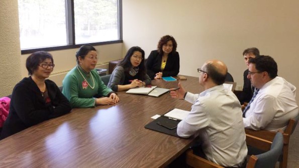 Build a bridge between Chinese and Canadian cultures