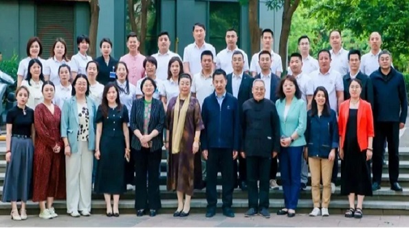 Beijing Changier Education Foundation and Shenmo Education Join Hands to Promote Maternal Love Education