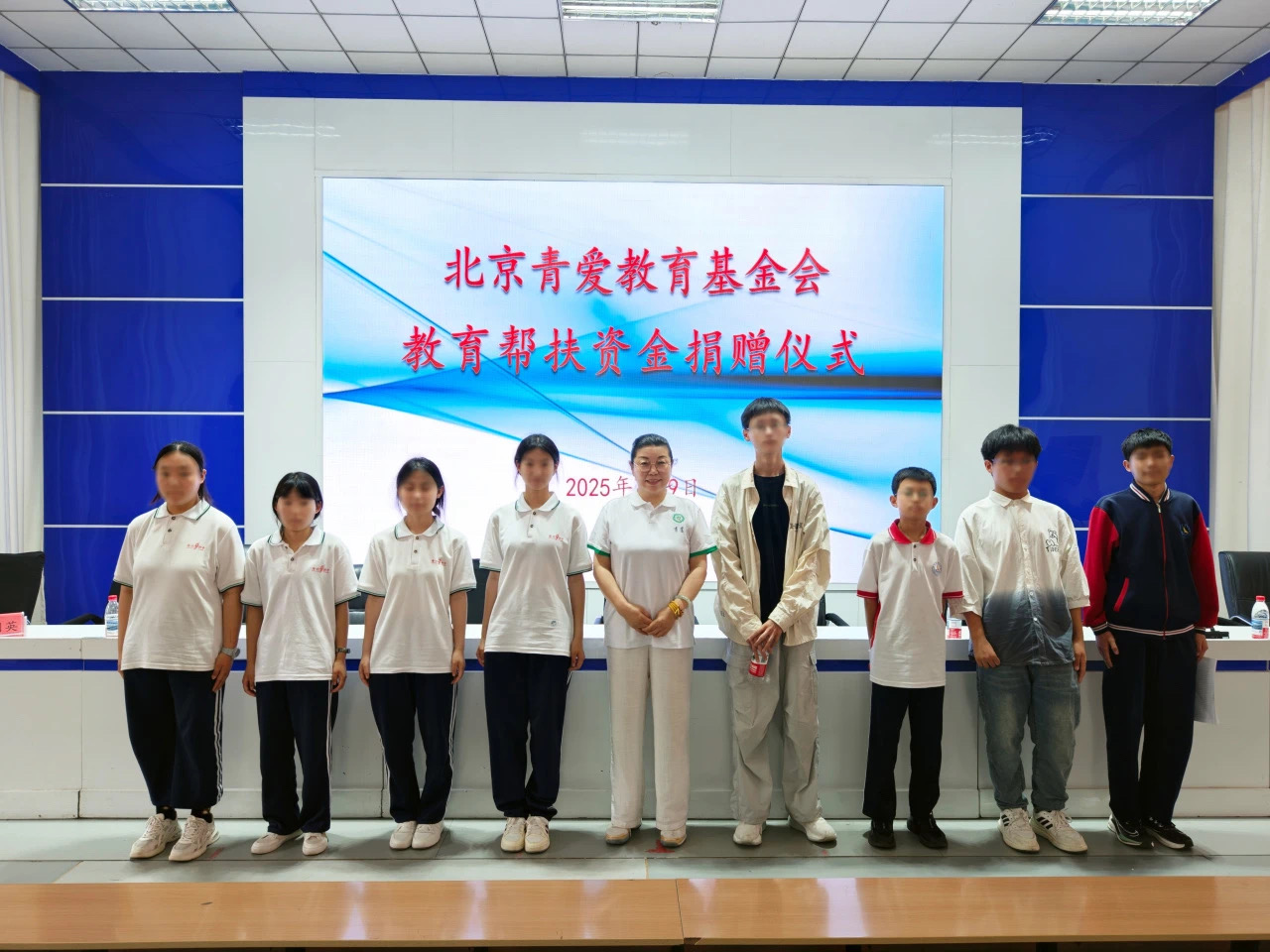 3270409dd2b9e172e7b95fa8b316900