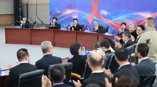 Peng Liyuan Attended the Themed Outreach Event for the 2025 World AIDS Day Peng Liyuan Attended the Themed Outreach Event for the 2025 World AIDS Day